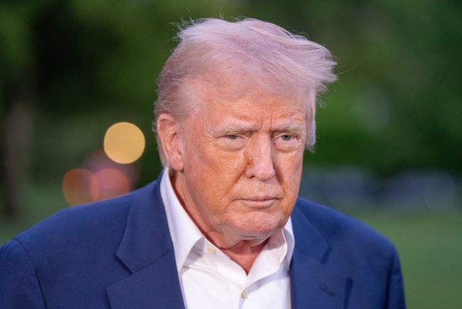 Trump signalerar möjlig sänkning till 145% av Kinas tullar