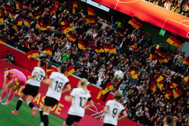 Spanien överlever Tysklands anfall och allt kommer att avgöras i returen av Women's Nations League: 0-0