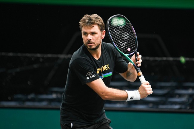40-årige Stan Wawrinka vinner en 4 och en halv timmes femsetsmatch vid 40 års ålder i Australian Open