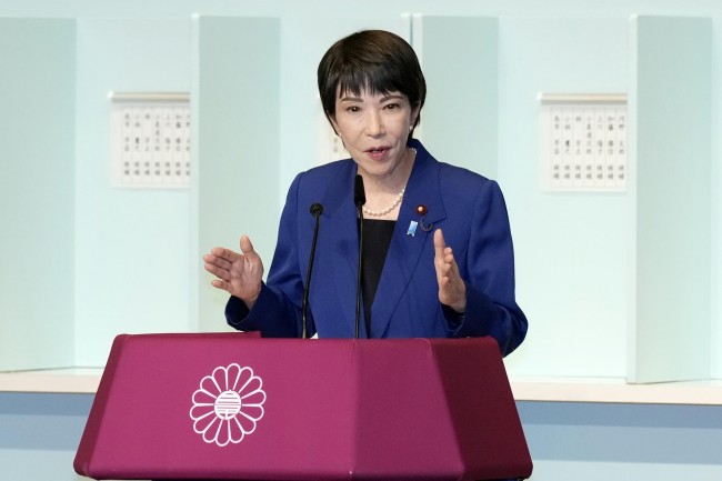 Japans premiärminister uppmanar folk att söka högre mark efter jordbävningen utanför landets kust