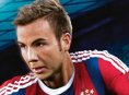 Mario G&ouml;tze pryder PES 2015-omslaget - och demo p&aring; v&auml;g