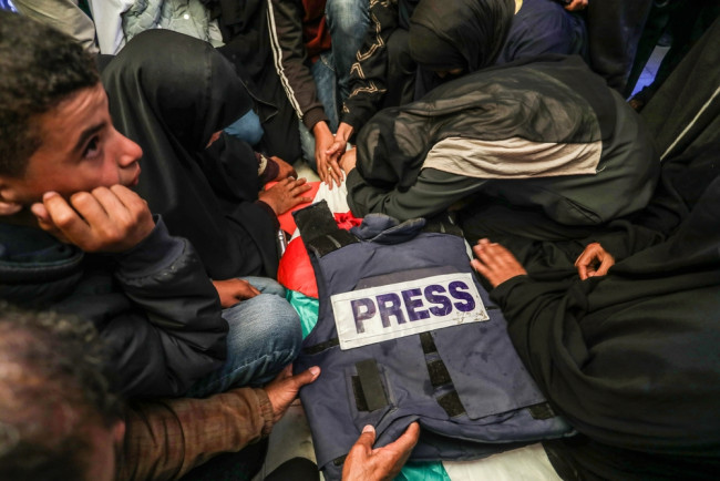 Rekord på 129 journalister dödade år 2025 | Rapport