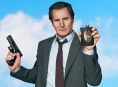 Massor av ordlekar och klassisk slapstick i senaste The Naked Gun-trailern