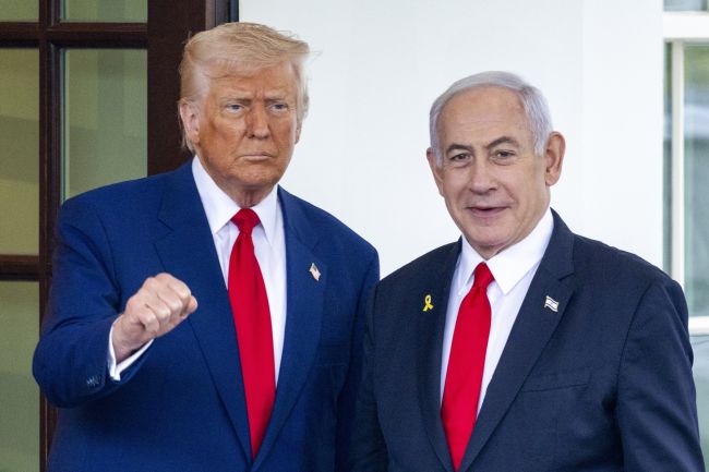Omkring 600 israeliska före detta säkerhetstjänstemän vädjar till Donald Trump att "stoppa lidandet" i Gaza