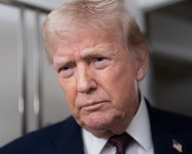 Trump hotar med 25 % amerikansk tull på länder som handlar med Iran