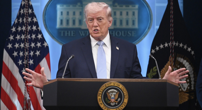 Trump går med på två veckors eldupphör i Iran och tar ett steg tillbaka från hotet för att 