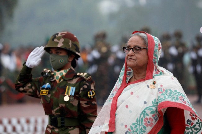 Bangladeshs avsatte premiärminister Sheikh Hasina dömdes till döden för studentnedslag