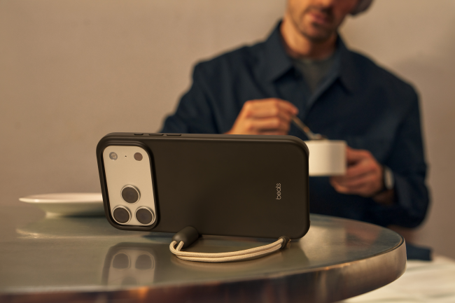 Beats iPhone 17-fodral fungerar även som ett stativ för telefonen