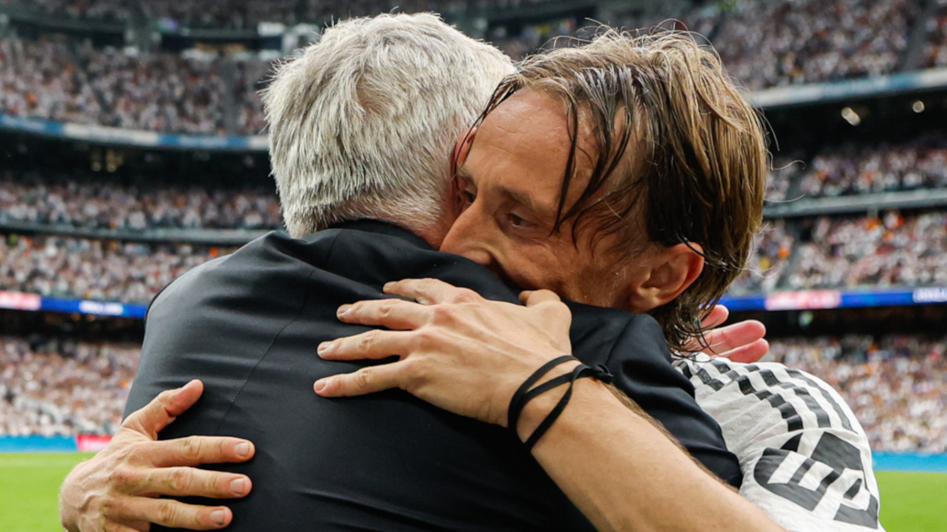 Återupplev Luka Modrićs och Carlo Ancelottis känslosamma hyllning när de vinkar adjö till Real Madrid
