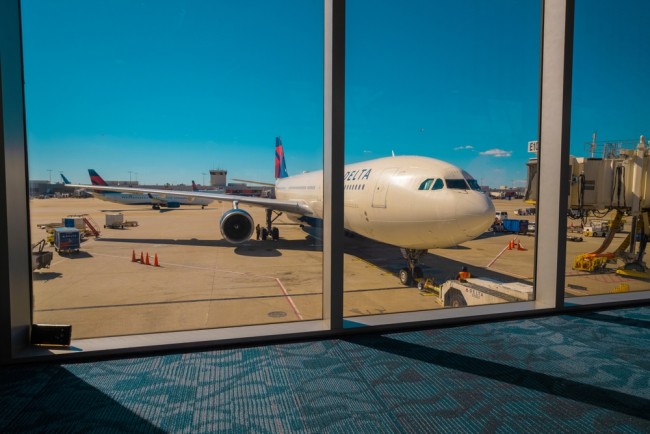 USA beordrar flygminskningar på grund av pågående statlig nedstängning