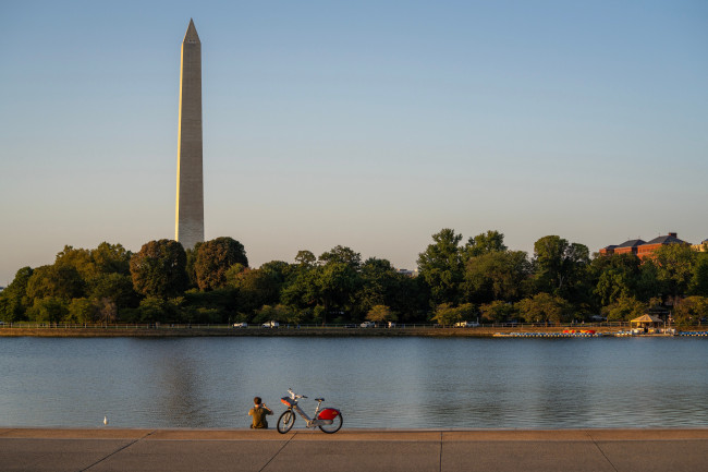 Före detta olympier förnekar påståendet att han vandaliserade Washington D.C:s spegelbassäng