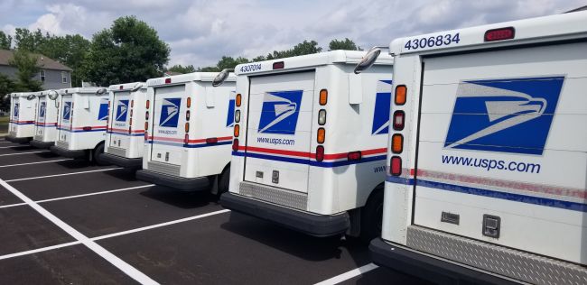 United States Postal Service återupptar paketleveranser från Kina mitt i Trumps tullar