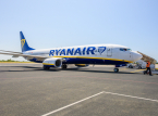 Flygbolaget Ryanair utreds f&ouml;r att ha tagit ut extra avgifter f&ouml;r att f&ouml;r&auml;ldrar ska sitta bredvid sina barn