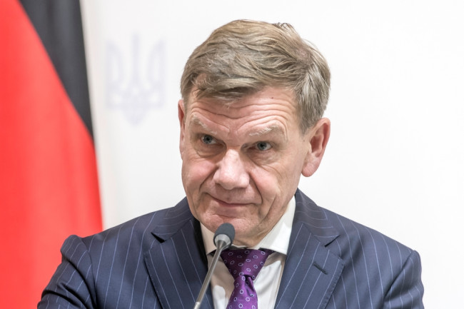 Tyskland uppmanar Frankrike att öka försvarsutgifterna