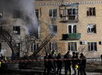 En massiv rysk nattattack mot Ukraina d&ouml;dar tre och l&auml;mnar hundratusentals utan str&ouml;m