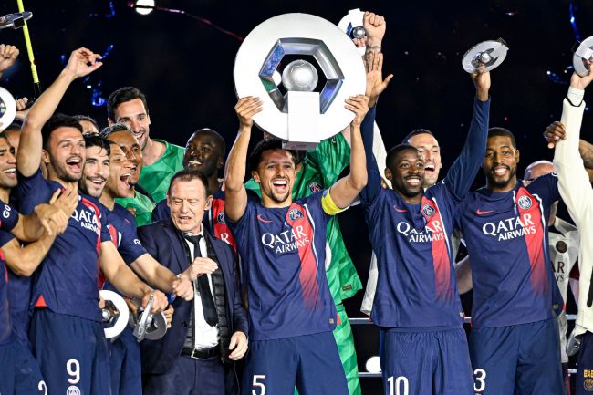 Paris Saint-Germain vinner Ligue 1 trots ett stridslystet Lens som förtjänade mer