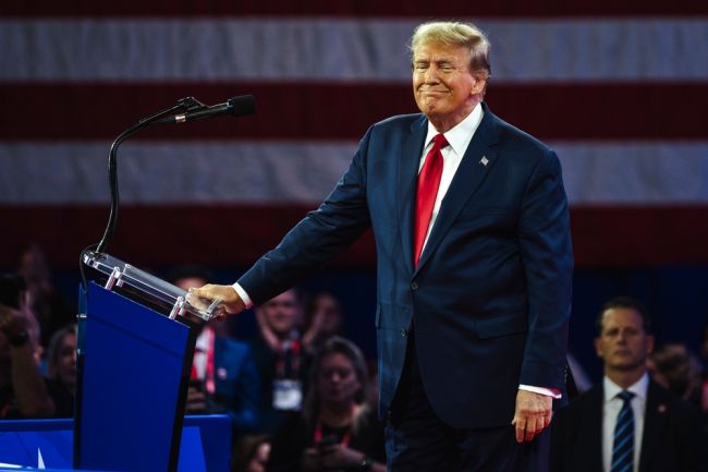 Trump öppen för att bomba Iran igen på grund av kärntekniska problem