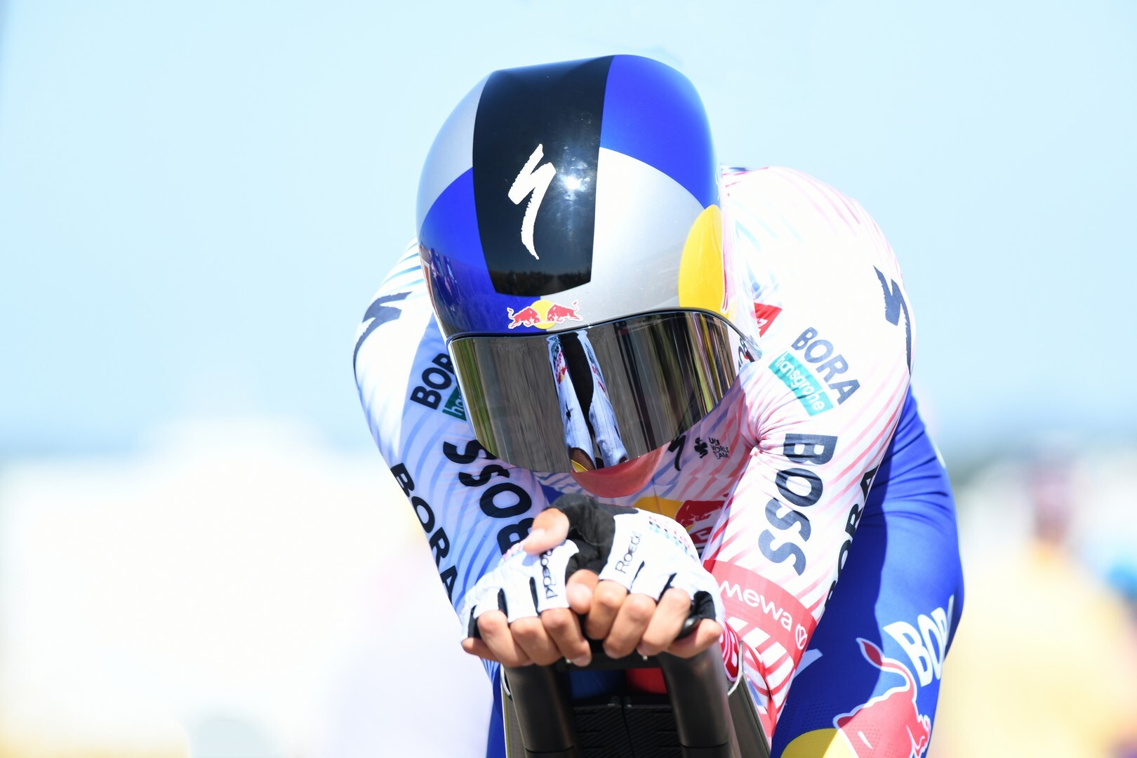 Florian Lipowitz överger Tour de France efter kraschen; Evenepoel minskar avståndet med Pogacar