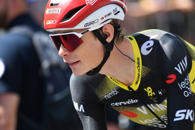 Jonas Vingegaard vinner första etappen i Giro d'Italia och klättrar från 15:e till 2:a plats i totalen