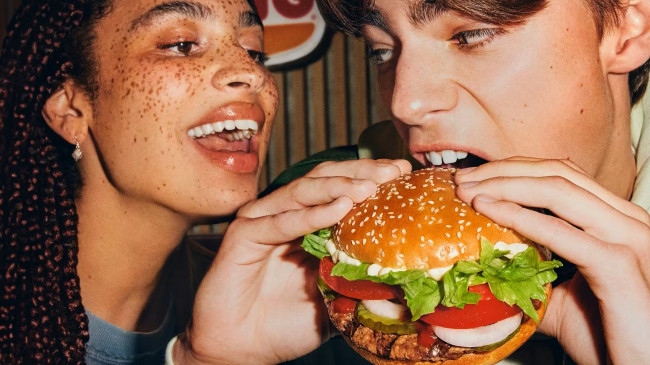 Burger King testar AI som övervakar hur trevlig personalen är
