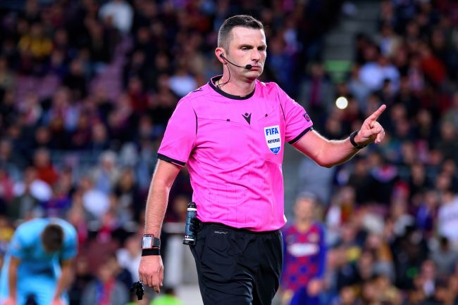 Domarstyrelsen fördömer hoten mot domaren Michael Oliver efter kontroversiellt rött kort till Arsenal