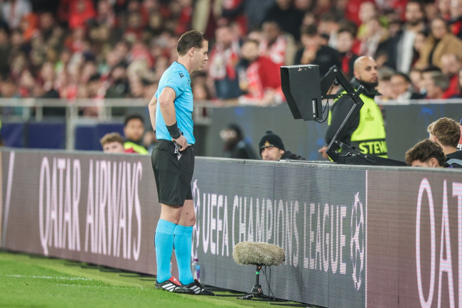 UEFA påminner om att VAR endast får användas 