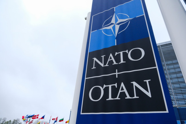 NATO säger att det inte är möjligt för USA att stänga av Spanien efter att interna mejl föreslagit det
