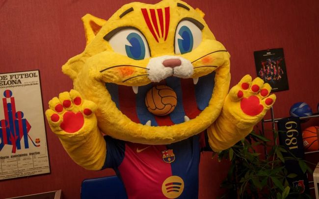 FC Barcelona introducerar en ny maskot, men det gav inte mycket tur