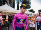 Jonathan Milan vinner Tour de France etapp 17 i en spurt med en stor krasch i slutet