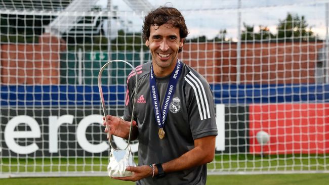 En annan Real Madrid-legend tar oceremoniellt farväl av klubben