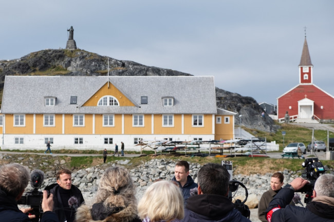 Danmarks och Grönlands ledare besöker Berlin och Paris mitt i spänningarna i Arktis