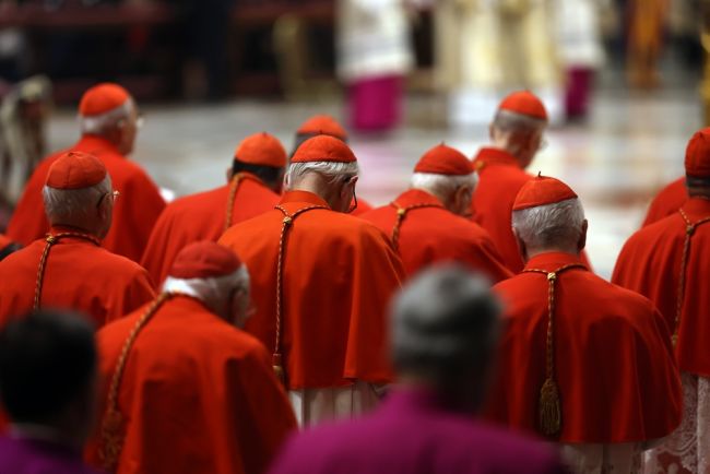 Kardinalerna samlas efter påven Franciskus bortgång och förbereder sig för begravning