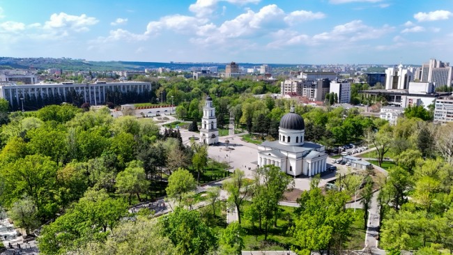 EU och Ryssland slåss om Moldavien i ett val som kan avgöra framtiden för båda blocken
