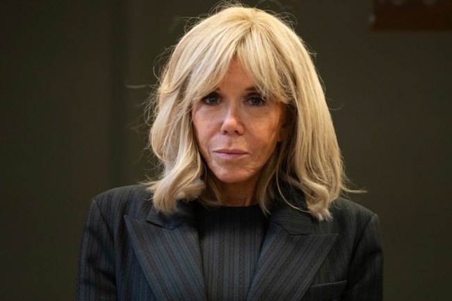 Parisdomstolen fäller 10 för trakasserier på nätet mot Brigitte Macron och påstår att hon föddes som man