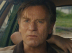 Anne Hathaway och Ewan McGregor &aring;terv&auml;nder till forntiden i ny trailer f&ouml;r The End of Oak Street