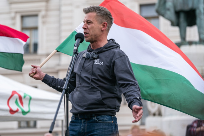 Ungersk opposition tar ledningen över Orbán, visar opinionsundersökningar