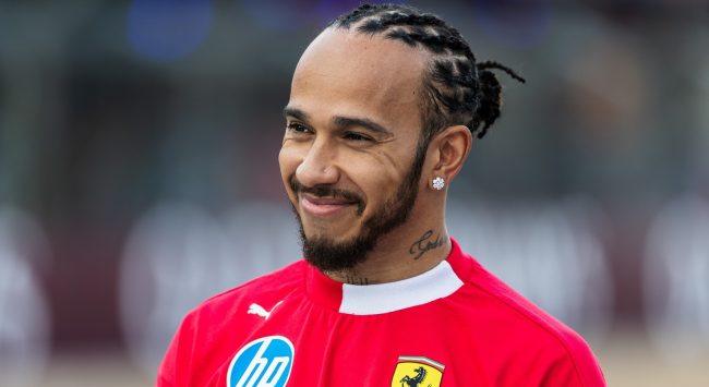 Lewis Hamilton funderar på att bli den enda svarta föraren som vunnit F1 Italiens GP med Ferrari