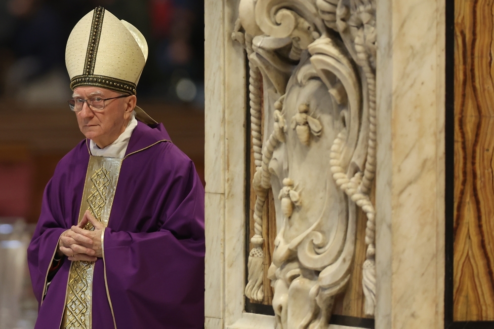 Italienaren Pietro Parolin dyker upp som en viktig utmanare till påvedömet