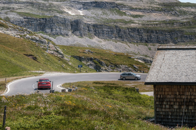 Klättrare åtalad för dråp efter att ha lämnat flickvännen att dö på Österrikes högsta topp