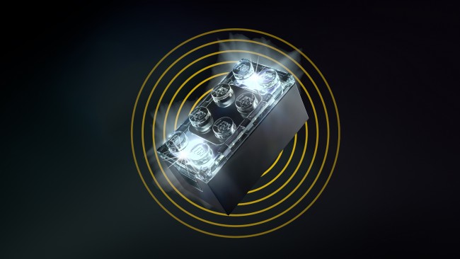 LEGO säger att de inte kommer att överge traditionellt spel trots lanseringen av Smart Brick