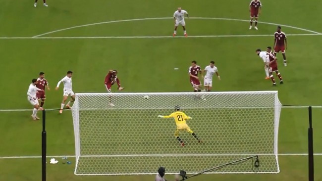 Palestina chockar värdarna Qatar i Arab Cup med ett självmål i den 95:e minuten