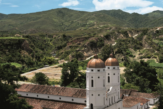 Flygolycka i Colombia dödar 15 personer, inklusive en politisk kandidat