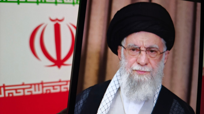 Begravningen för Irans avlidne högste ledare Ali Khameneis börjar idag och kommer att pågå i en hel vecka