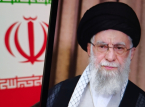 Tusentals m&auml;nniskor marscherar i Teheran vid Ali Khameneis begravning och kr&auml;ver h&auml;mnd mot USA och Israel