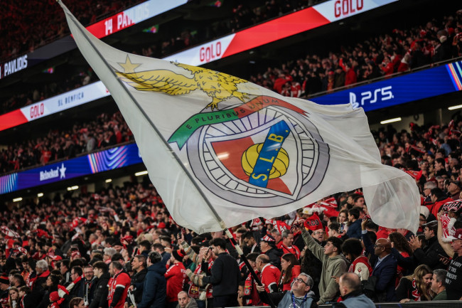 Benficas målvakts mål mot Real Madrid i sista sekund räddar dem från utslagning