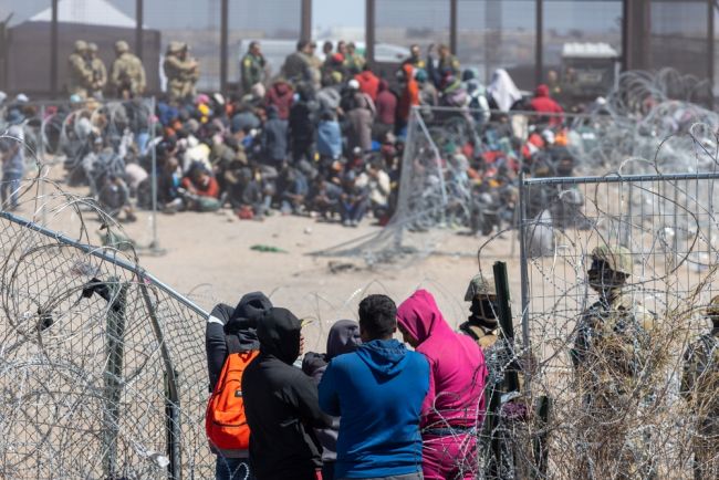 Amerikansk domstol blockerar Trumps försök att återkalla migranters lagliga status