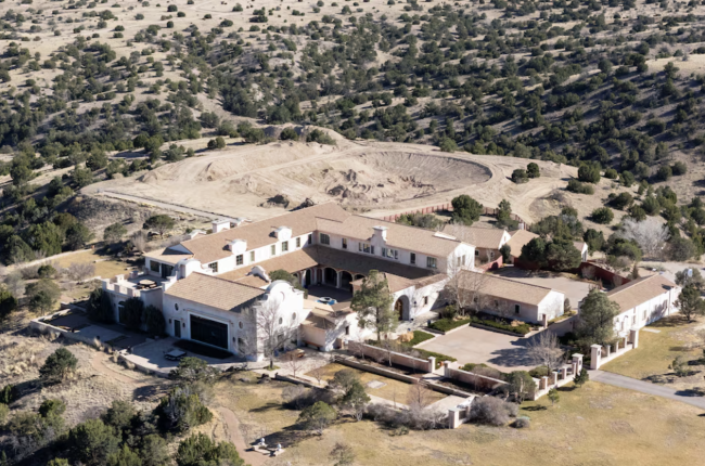 Utredare söker igenom Jeffrey Epsteins tidigare ranch i New Mexico