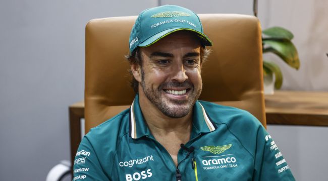 Aston Martin-chefen tror att Fernando Alonso fortfarande kommer att vara aktiv 2027: "Hans ålder är en styrka"