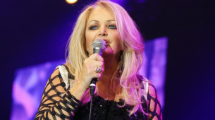 Holding Out For A Hero, Total Eclipse of the Heart-sångerskan Bonnie Tyler avlider vid 75 års ålder