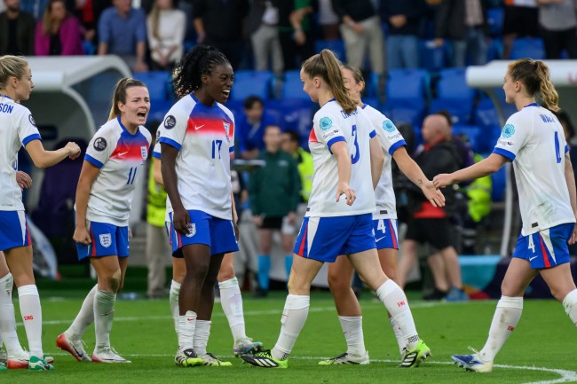 Englands vänskapsseger över Australien överskuggades av skadan på EM-hjälten Michelle Agyemang